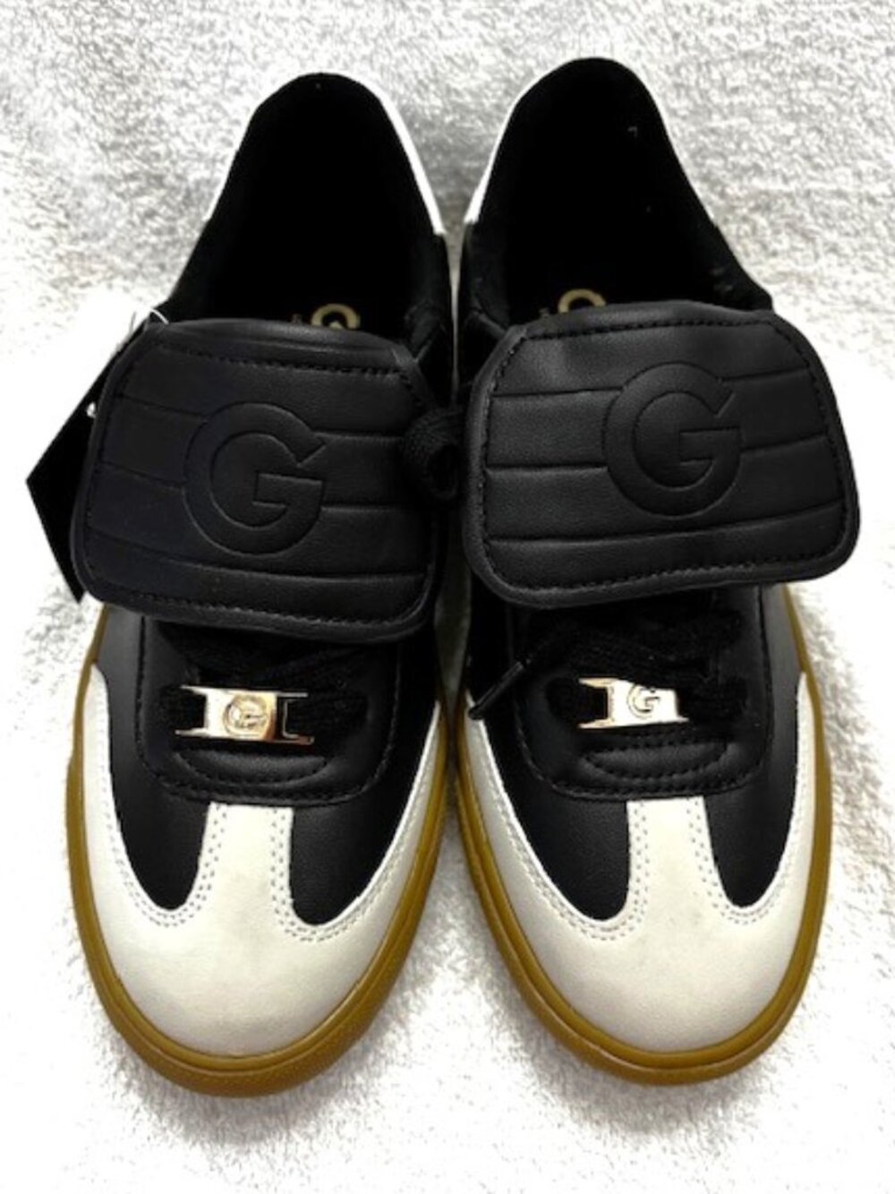 GBG Los Angeles lace up black sneaker with white accents NWT Size 8